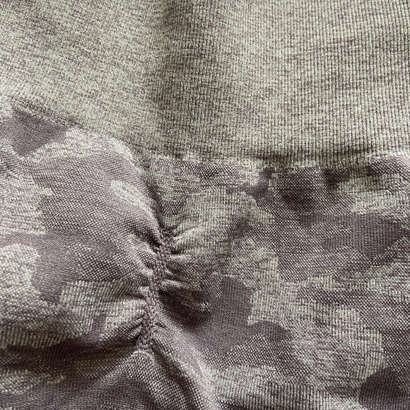 Gymshark OG Camo Leggings Lavendar - Picture 5 of 7